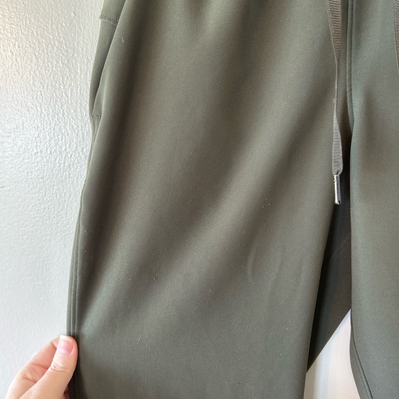 Lululemon Women’s Green Joggers - Picture 4 of 5